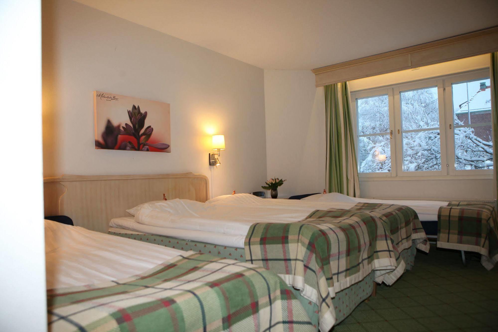 Hotel Moelndals Bro Extérieur photo